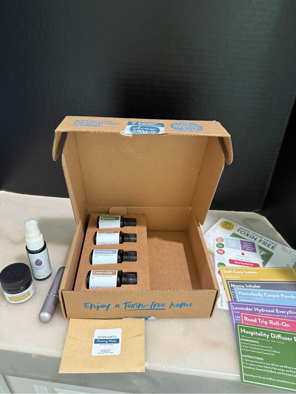 Simply Earth Essential Oil Aromatherapy Box Brown Monthly Recipe
